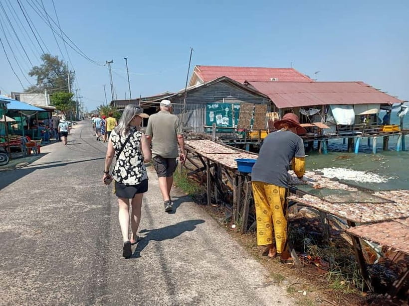 Sihanoukville: Group Shore Excursion from Cruise Port - Preah Thong and Neang Neak, plus the Golden Lions Roundabout
