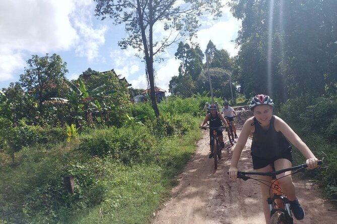 Silk Island Cycling Adventure & lunch with locals - Stop 3: Wat Krapum Pech and the Theravada temple experience