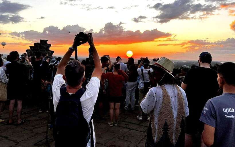 Small-Group Full Day Angkor wat Guide tour with Sun set - Key highlights in plain terms