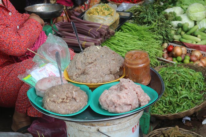 Street Food Tasting Tour including Dinner - Street Food in Siem Reap, built for an easy evening