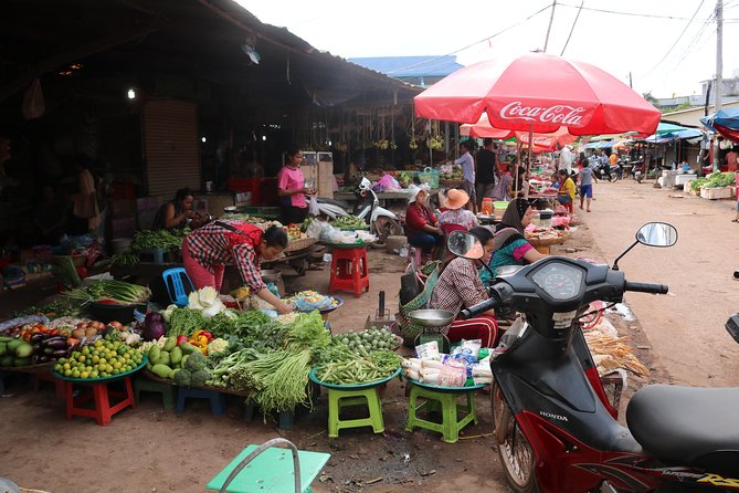 Street Food Tasting Tour including Dinner - Stop 1, Phsar Leu Thom Thmey and fruit market alleyways