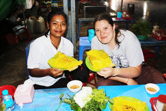 Street Food Tasting Tour including Dinner - The 4:30 pm flow: pickup, remok rides, and night pacing