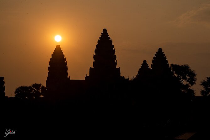 Sunrise Small Group Tour in Siem Reap - Angkor Wat sunrise: spires, first light, and a calmer first lap