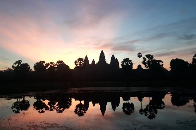 Sunrise Small Group Tour to Angkor Wat Temple - A comfort-forward pickup that keeps the morning moving