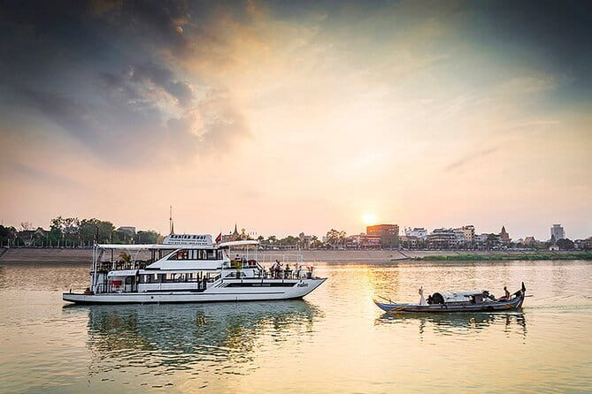 Sunset Cruise on the Mekong with Kanika Boat - Why this $8 Mekong sunset cruise works so well