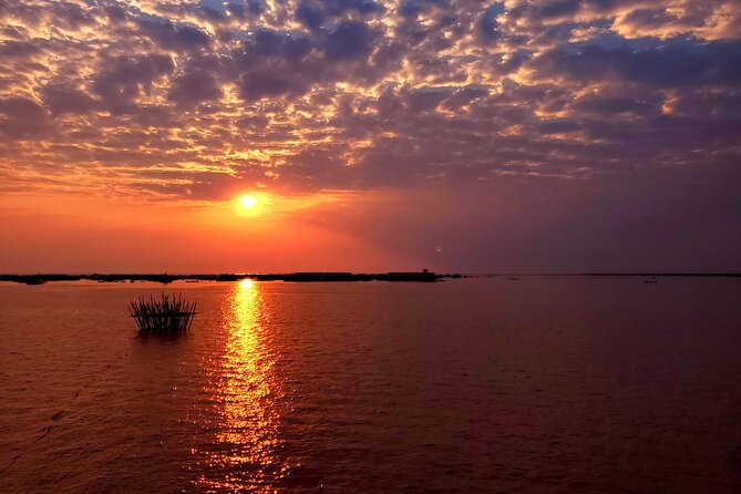 Sunset Dinner and drinks includes a Floating Village cruise tour. - Family-friendly cruising and practical safety checks