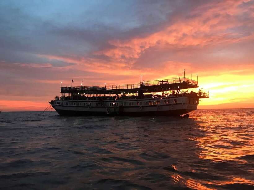 Sunset Dinner Tour: Tonle Sap Lake Floating Village - Tonle Sap at golden hour, floating village style