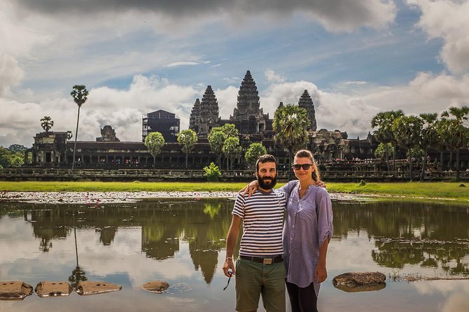 Sunset or sunrise bicycle tour around Angkor Wat and nearby temples - Phnom Bakheng sunset: the hilltop payoff (sunset tours only)