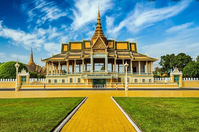 Taxi Siem Reap to Phnom Penh-English Speaking Driver - Rest Stops, Water, and the No-Meals Reality