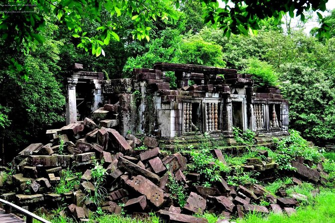 Three-day tour Discovering Siem Reap highlight ,Beng Mealea and Floating Village - Beng Mealea: the lost temple feel, about 70 km from Siem Reap