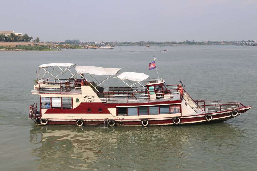 Tonle Sap Cruise & land Tour between Phnom Penh & Siem Reap - Timing, walking demands, and comfort levels for a full day
