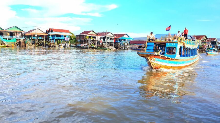 Tonle sap, Kompong Phluk (Floating village) Private Tour - The guide question: what you get with an English driver