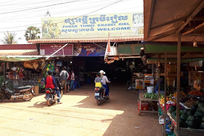 Tuk Tuk Journey: Exploring Rural Life and Silk Farm Craftsmanship - Hotel Pickup, A/C Comfort, and a 4 to 5 Hour Time Window
