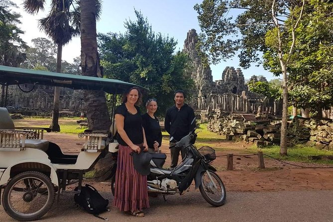 Ultimate Angkor Wat Sunrise, Bayon, Ta Prohm Temple - Stop 3: Bayon Temple and the 200 plus smiling faces of Jayavarman VII