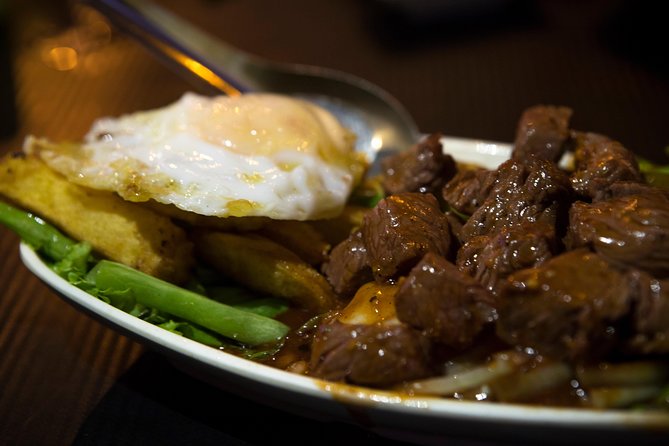 Ultimate Phnom Penh Food Tour by Tuk Tuk: 20 Tastings and Drinks - Wat Botum Park, Kandal Market, and Russian Market at night