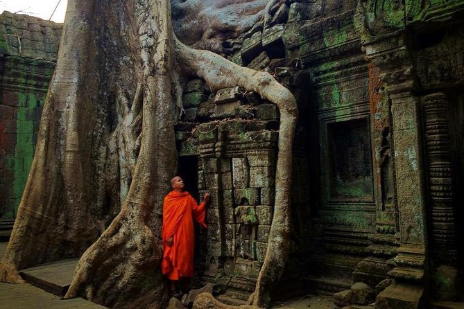 Unveiling 2 Days Private Angkor Wat/Beyond In Sunrise/Sunset Tour - Comfort and the guide factor, what makes the day run smoother
