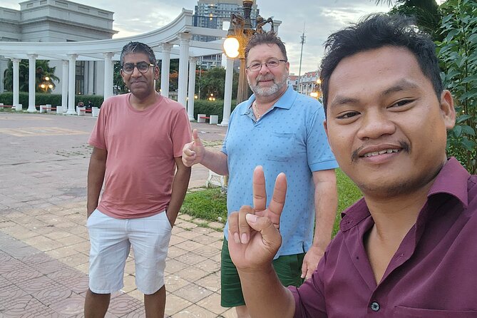 Visit 11 Places in One Day including S21 & Killing Field - Choeung Ek Killing Fields: audio guide, documentary, and the 15 km ride