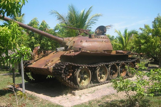 War Museum, Killing Field and Floating village ( Chong Kneas) Tour - A smart, private day plan from Siem Reap