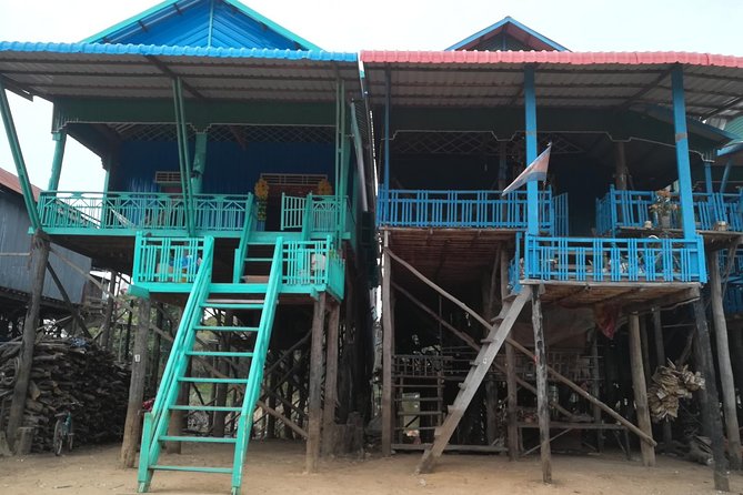War Museum, Killing Field and Floating Village ( Kampong Phluk) - Kampong Phluk, stilt houses and a real boat ride