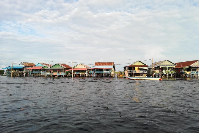 War Museum, Killing Field and Floating Village ( Kampong Phluk) - Wat Thmey Killing Fields: how to handle a hard site with respect