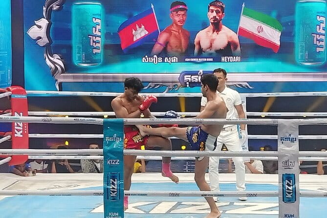 Watch Live Khmer Traditional boxing in Phnom Penh - Front-row photos and time in the arena after the bouts