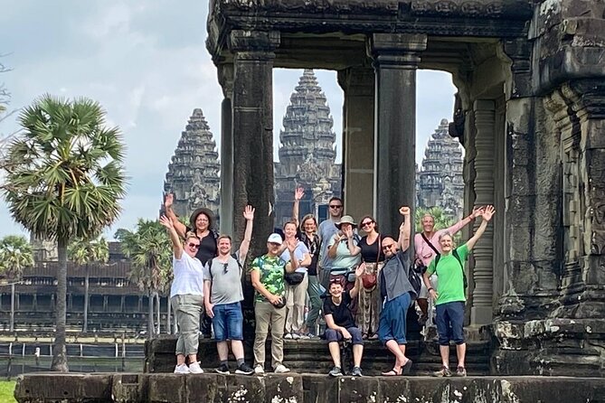 Wildlife Expedition: Elephant Sanctuary, Kbal Spean Banteay Srei - Ta Prohm, or Tomb Raider, and managing the crowd energy